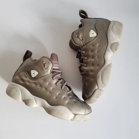Jordan Jumpman Team II Metallic Gold Midtop Sneakers Youth Size 12 - Picture 13 of 13